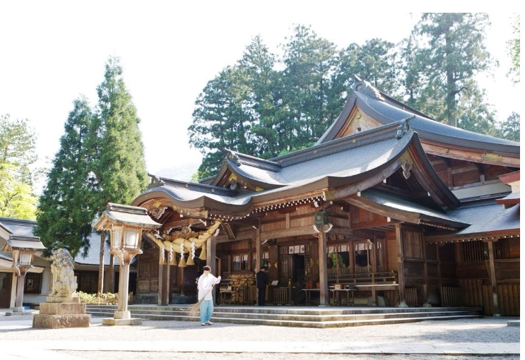 JAPAN’S ULTIMATE MIND AND BODY PURIFICATION RITUAL IN MT. HAKUSAN IS NOW BOOKABLE FOR TRAVELERS